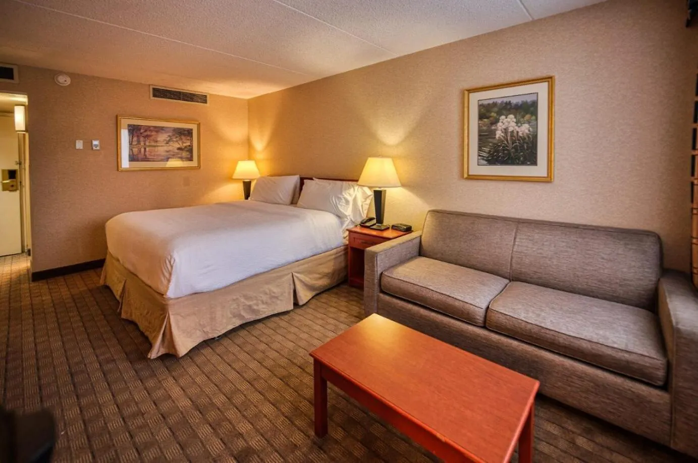 Amenida Residences, Calgary 3*,